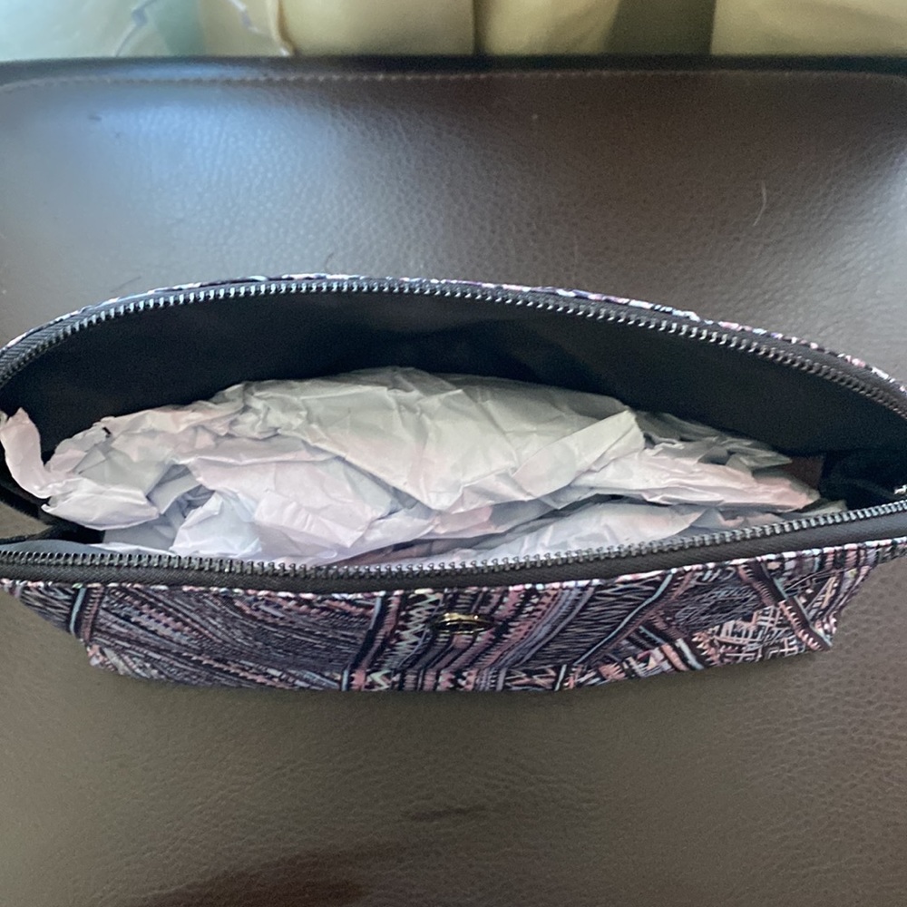 NWT Lululemon Sun Up Sun Down Pouch - Picture 2 of 2